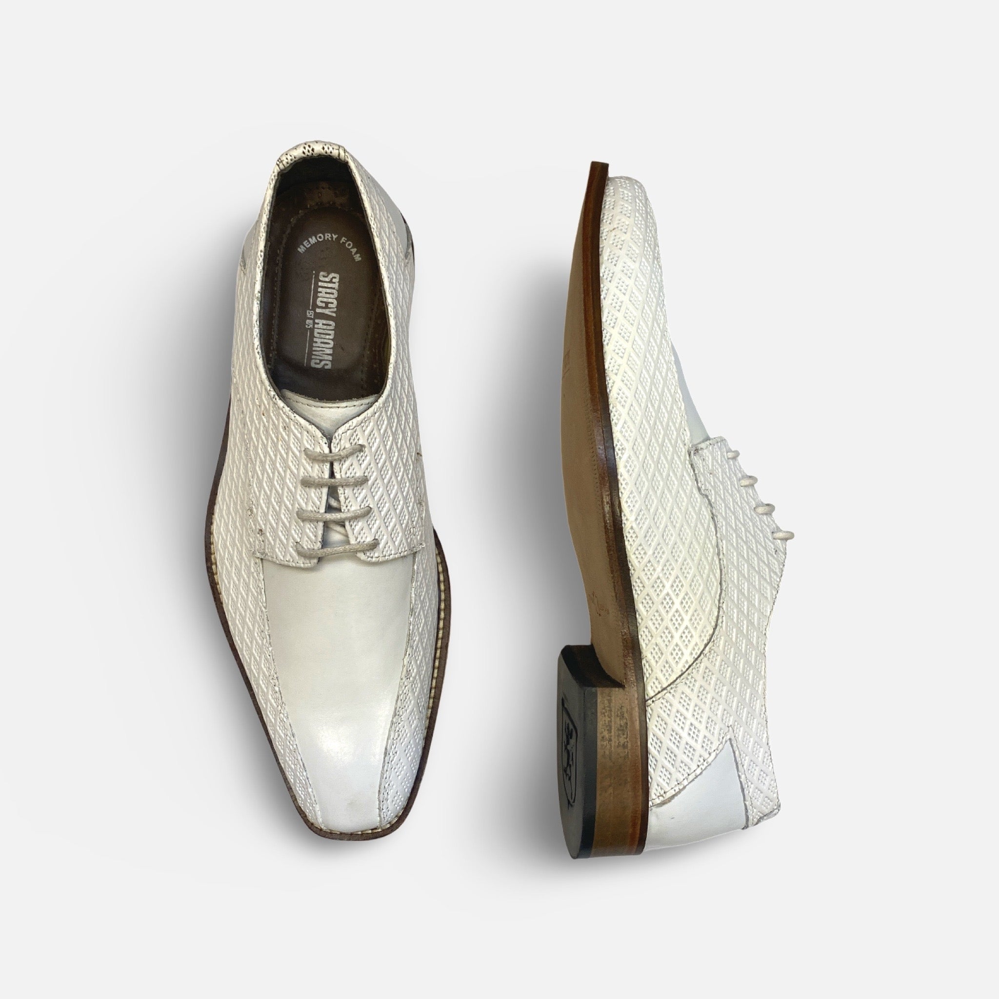 Mens white shoe