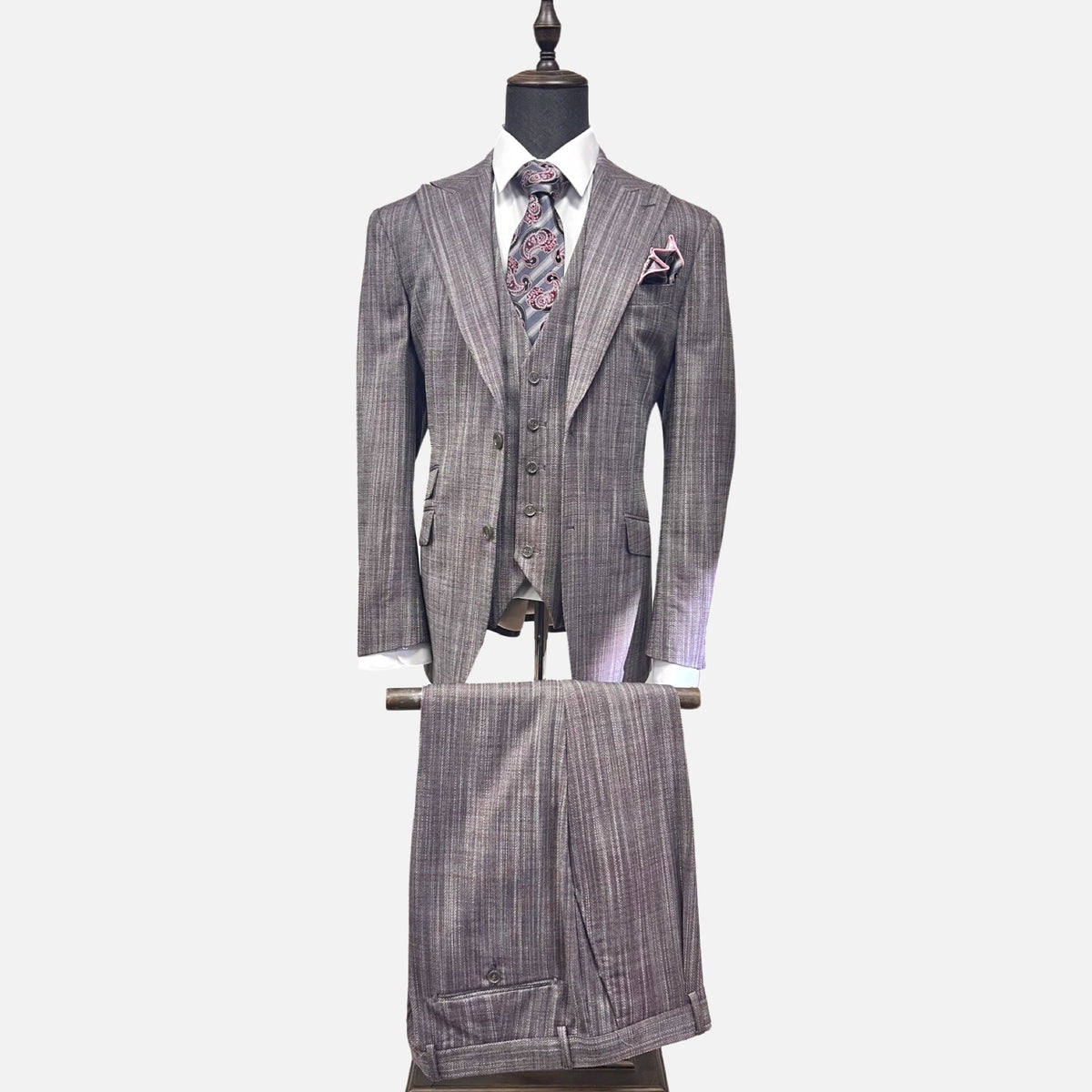Mens Gray pleated suit with burgundy accent