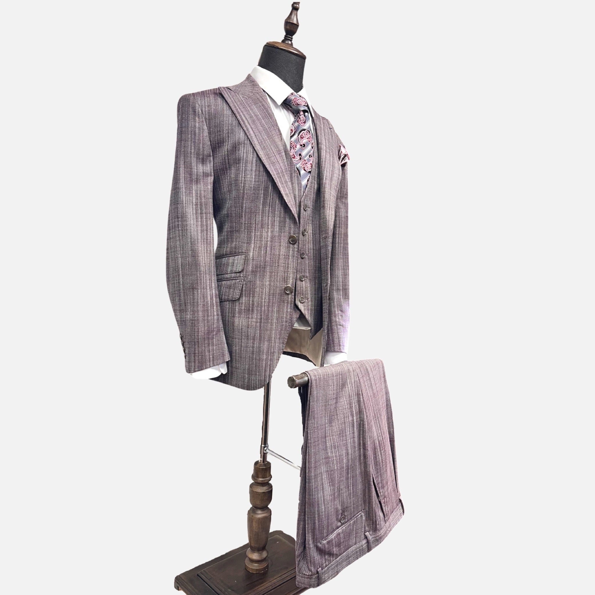 Mens wool and silk suit with pleated pants